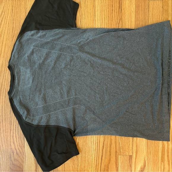 Lululemon grey men’s t shirt. Men’s large. - Picture 1 of 3